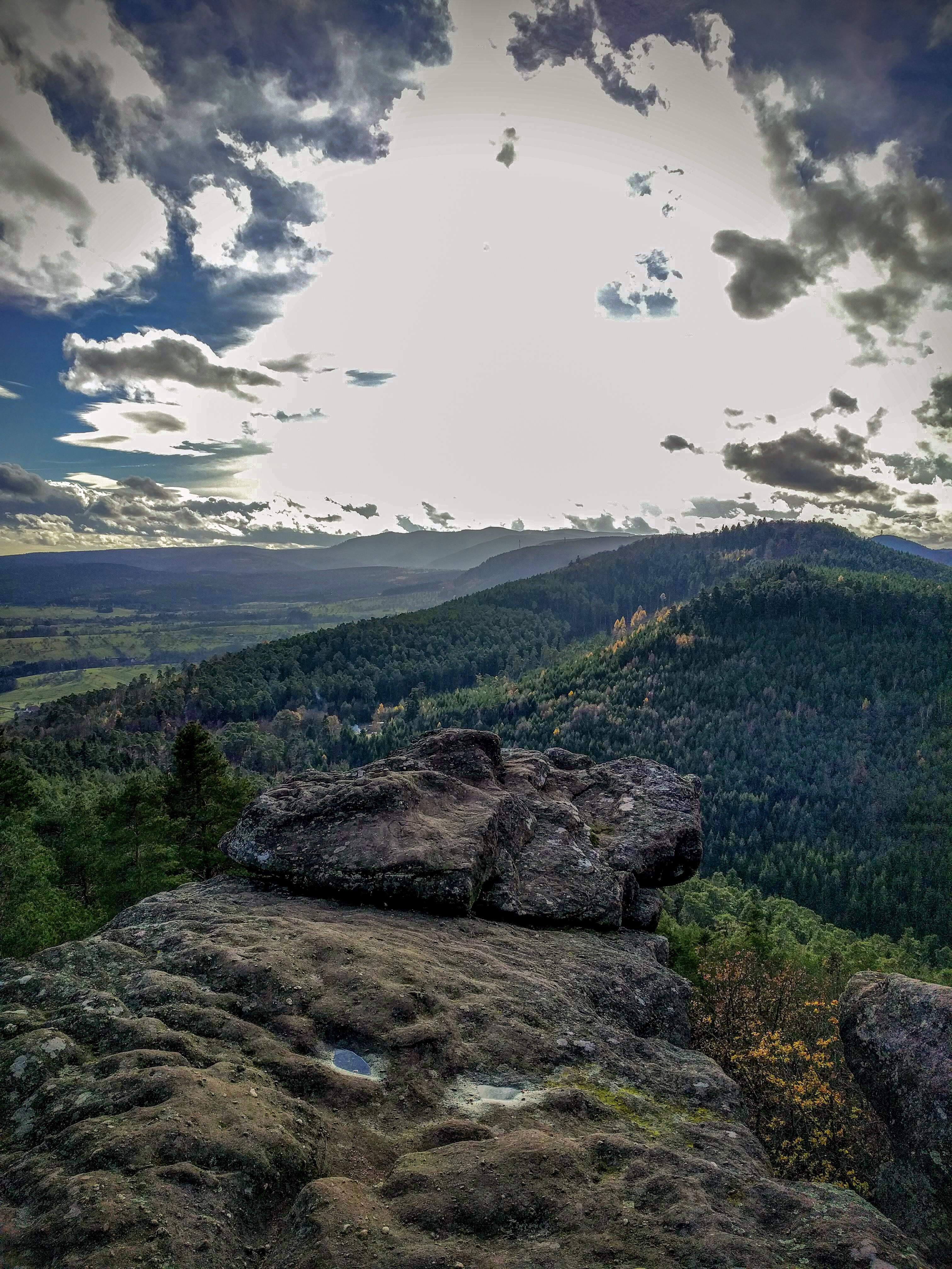 Panorama sur les Vosges du Nord depuis le rocher du Brotsch