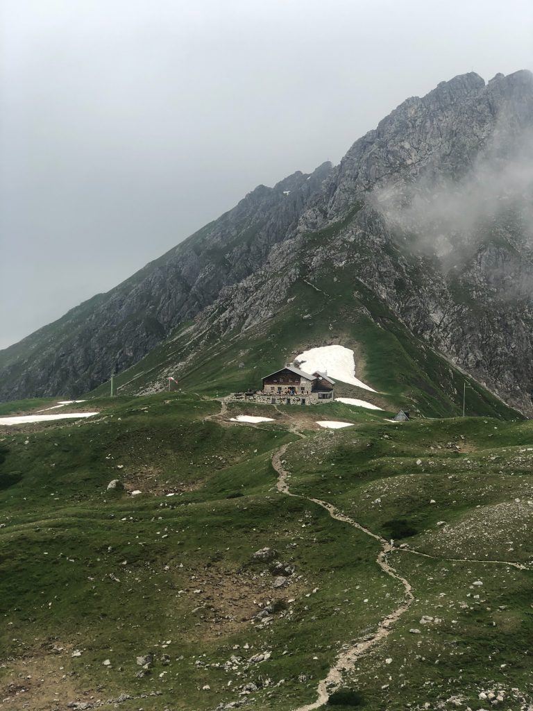 Le refuge de Fiderepass dans les Alpes d'Allgäu