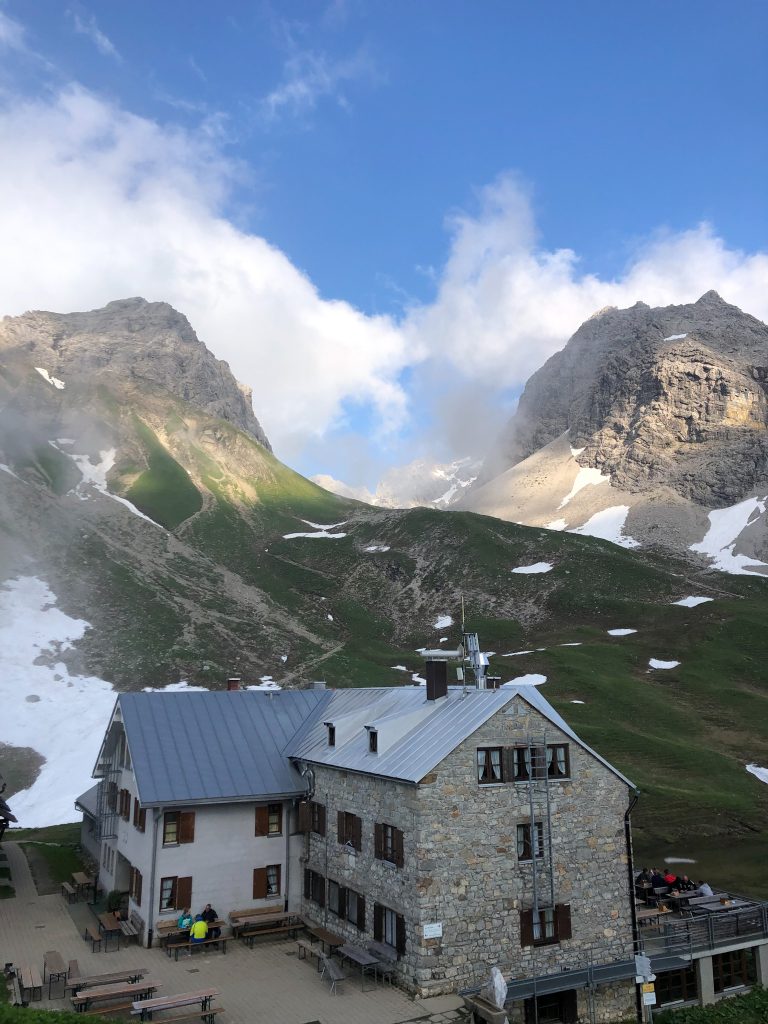 Le refuge de Rappensee dans les Alpes d'Allgäu en Bavière
