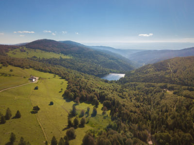Panorama sur les Vosges et le lac de la Lauch près du Markstein