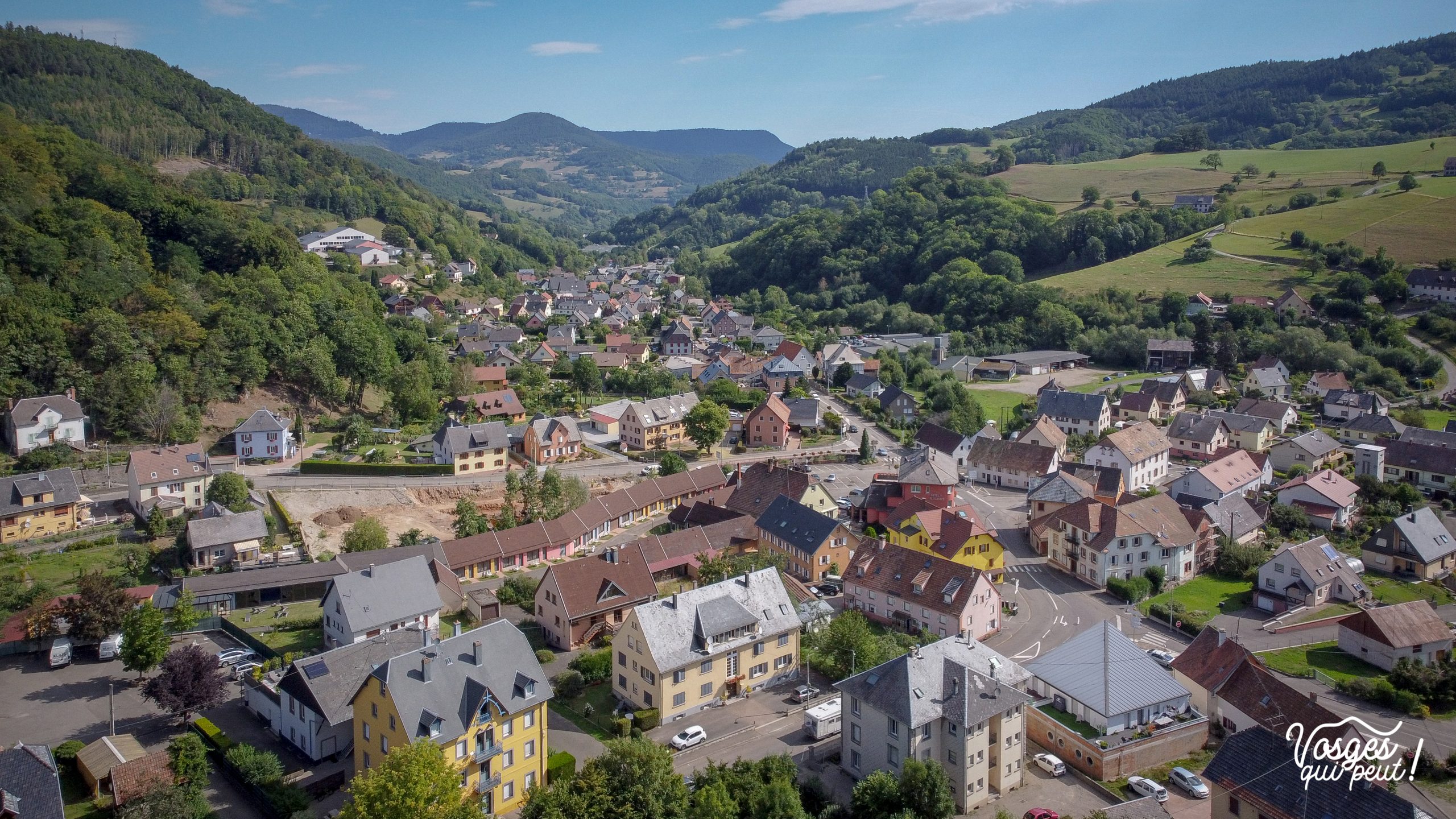 Vue aérienne du village d'Orbey dans les Vosges