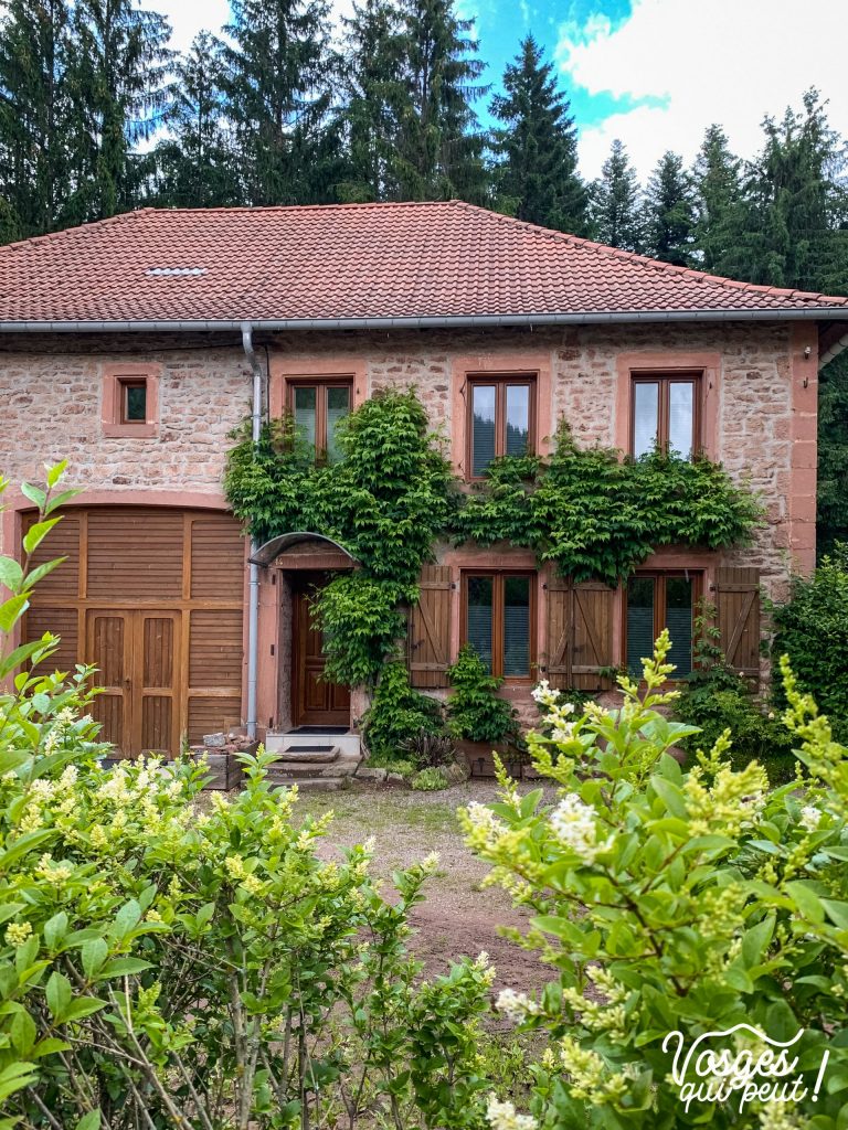 Façade de l'ancien poste frontière au col du Hantz dans le Massif des Vosges