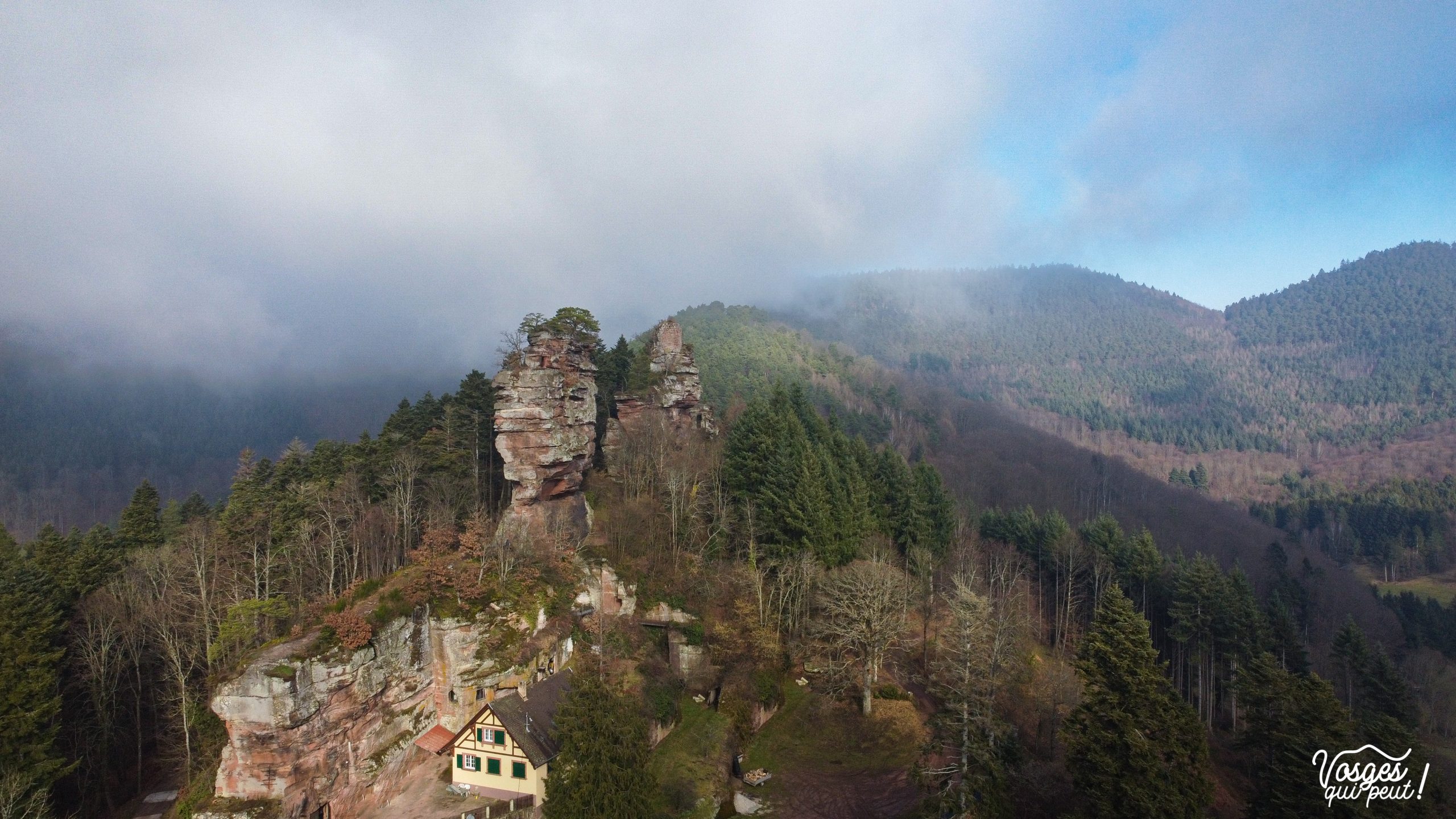 Vue aérienne du château du Vieux Windstein