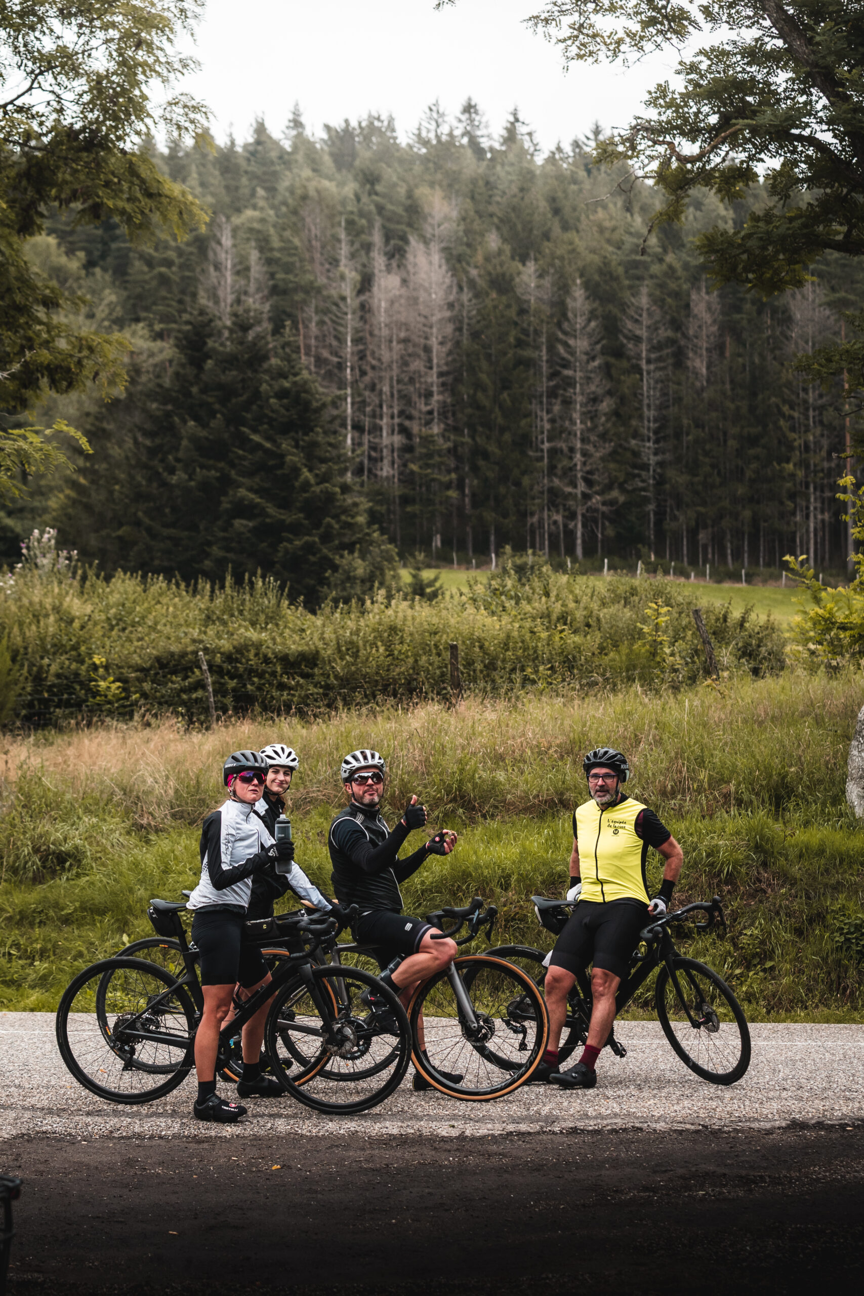 Cyclistes dans le Massif des Vosges - Col Attitude