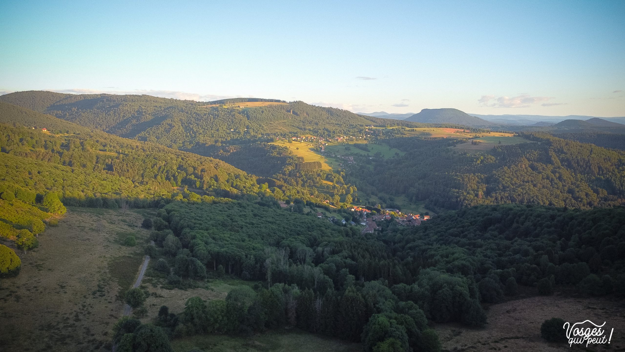 Vue aérienne sur Waldersbach dans le Massif des Vosges