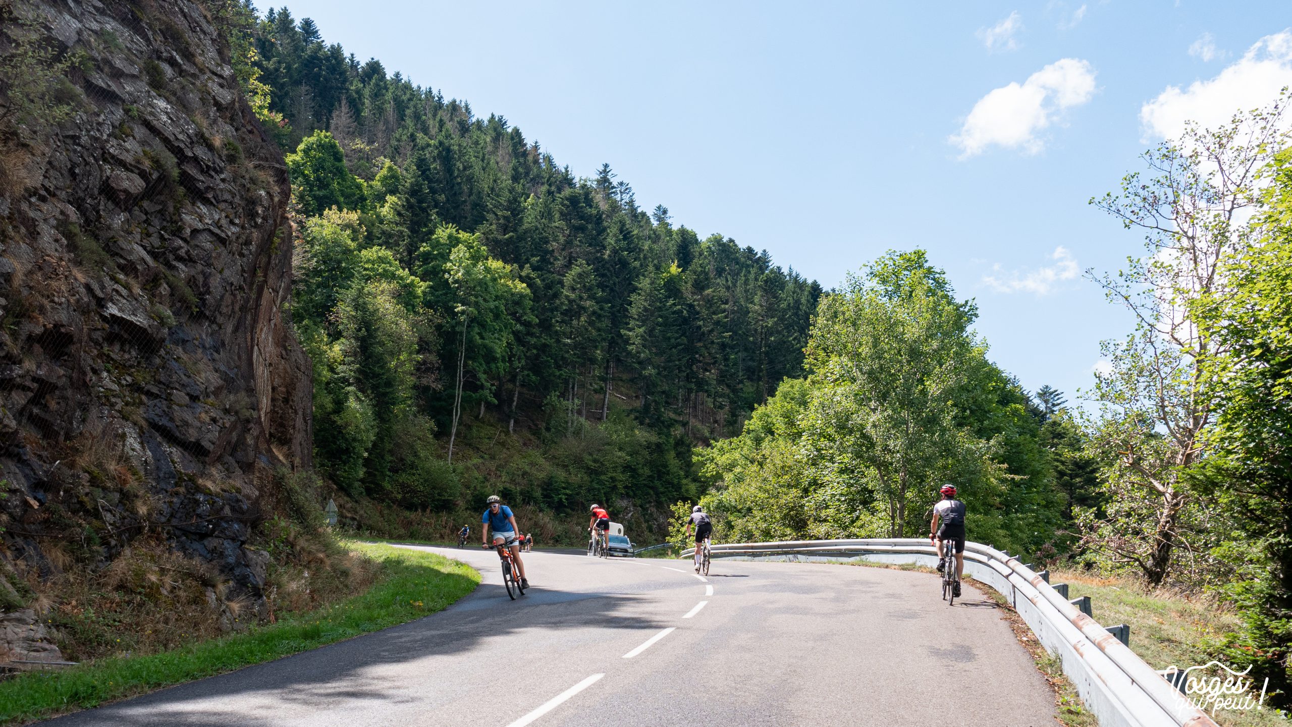 Cyclistes au Col'Attitude du col du Hundsruck dans le Massif des Vosges