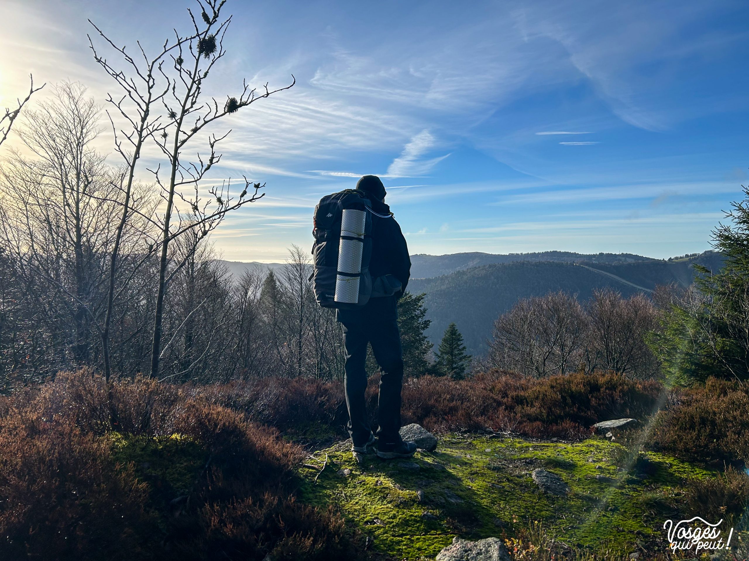 Randonneur et panorama dans le Massif des Vosges