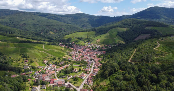 Vue sur le village d'Albé dans le Massif des Vosges