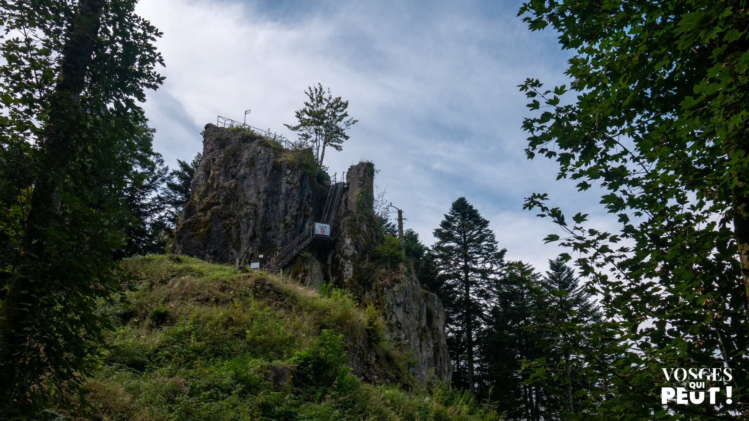 Vue sur le château de Bellefosse dans le Massif des Vosges