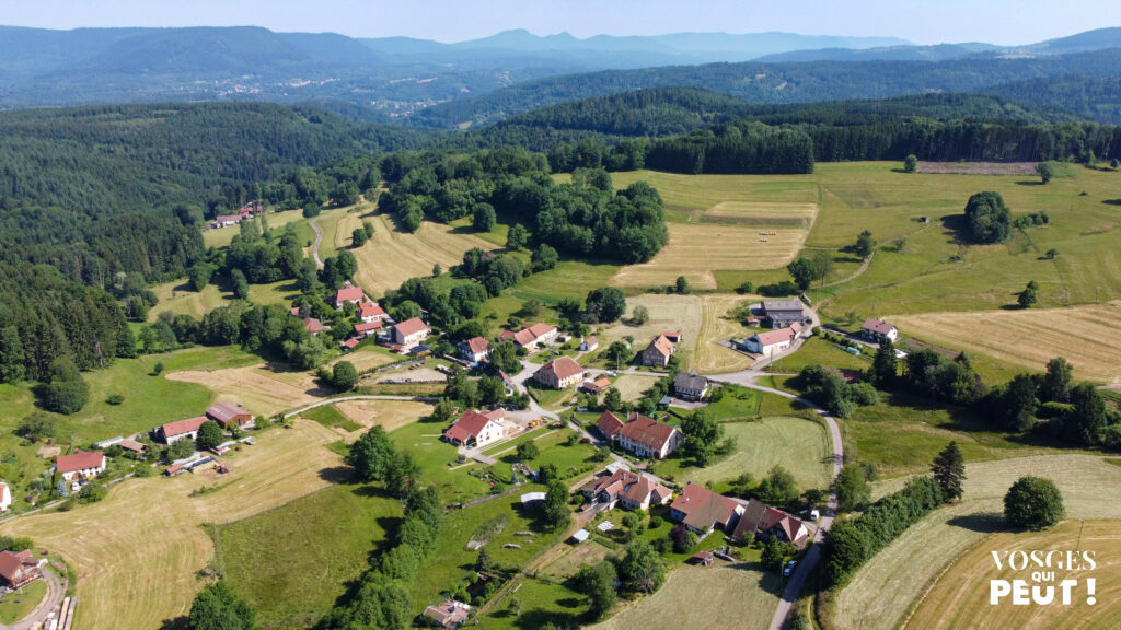 Vue aérienne de Stampoumont dans la vallée de la Bruche, massif des Vosges