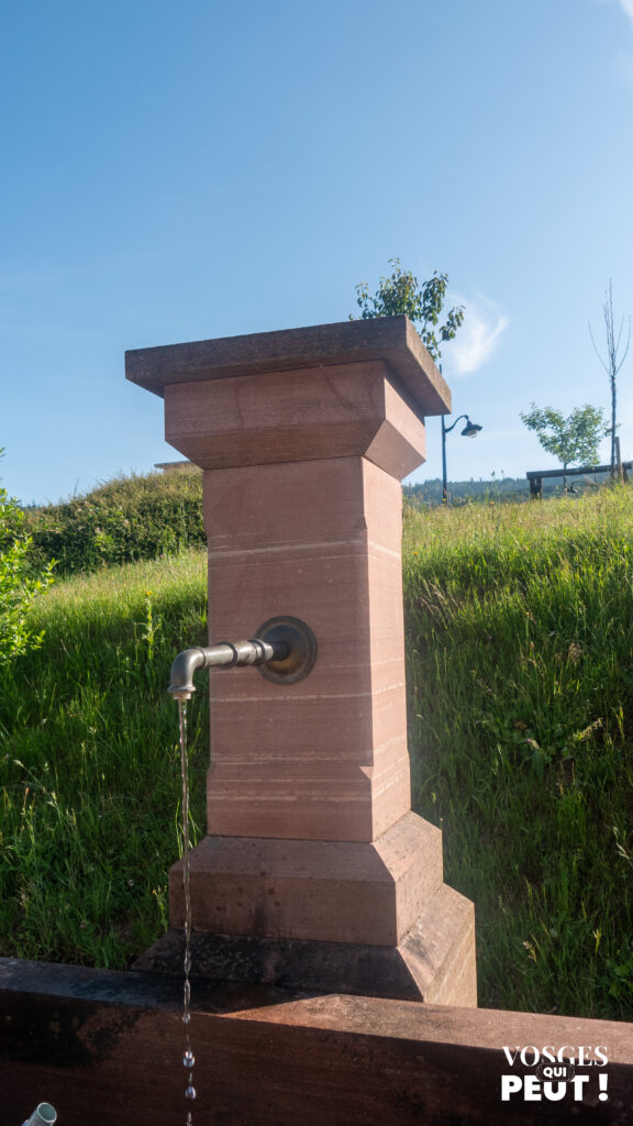 Fontaine d'eau dans la vallée de la Bruche