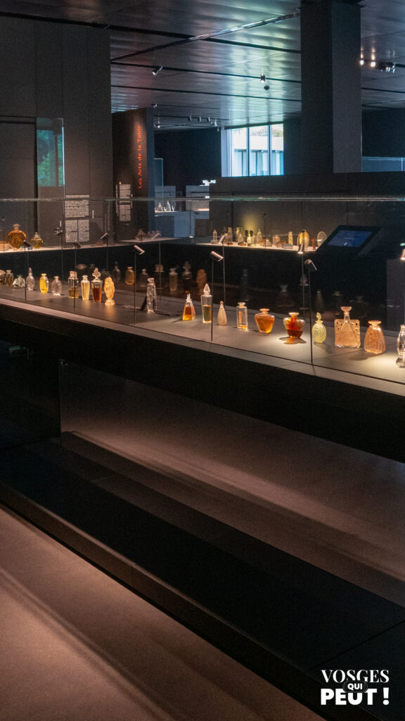Salle d'exposition du Musée Lalique à Wingen-sur-Moder dans les Vosges du Nord